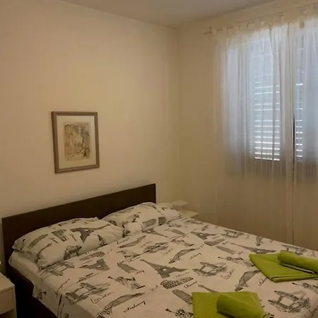 Apartman With A Parking Space Malinska, Krk - 5387 Malinska
